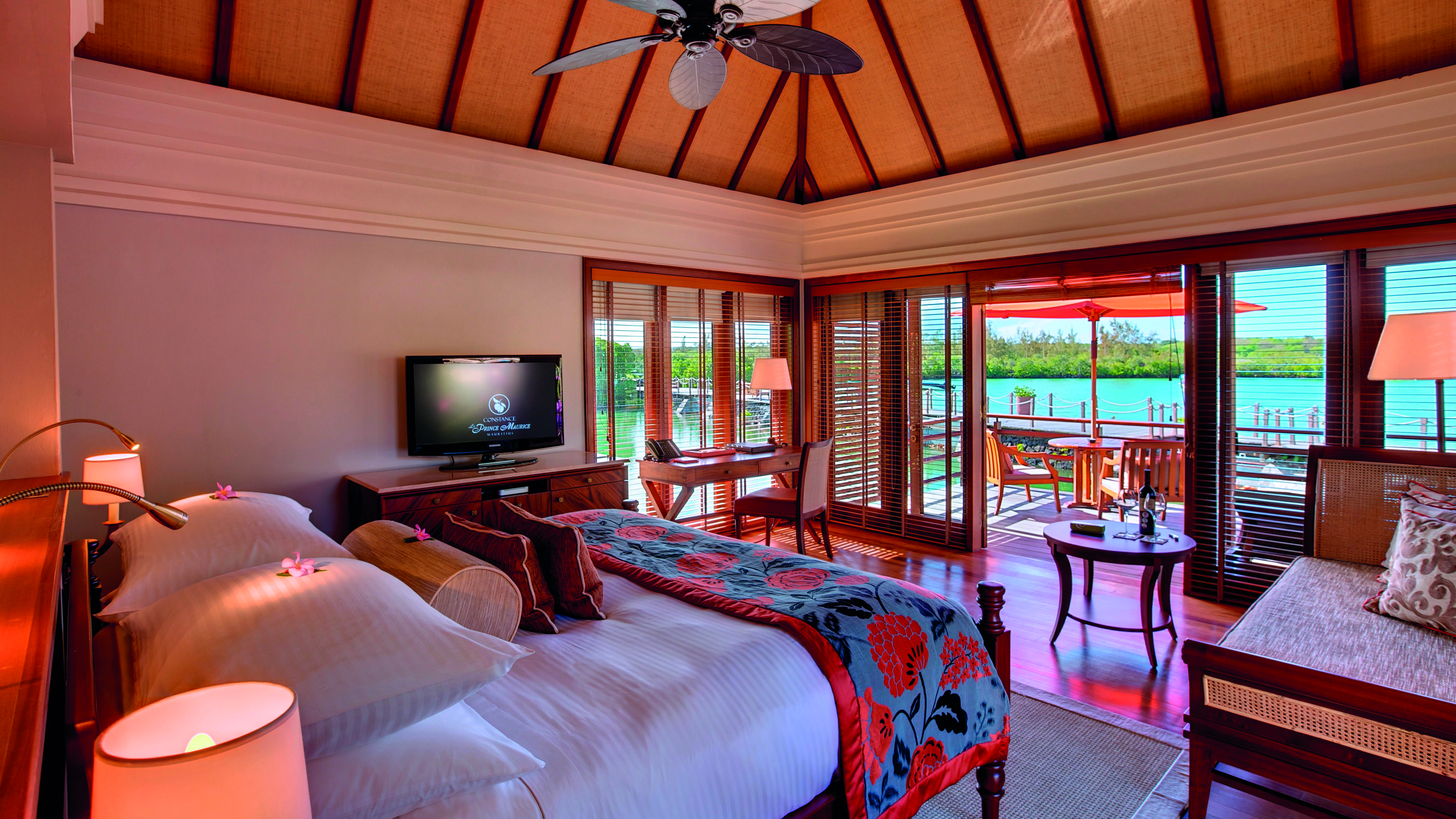 Constance Prince Maurice Poste de Flacq Exterior foto A room at the Four Seasons Resort Maldives at Landaa Giraavaru