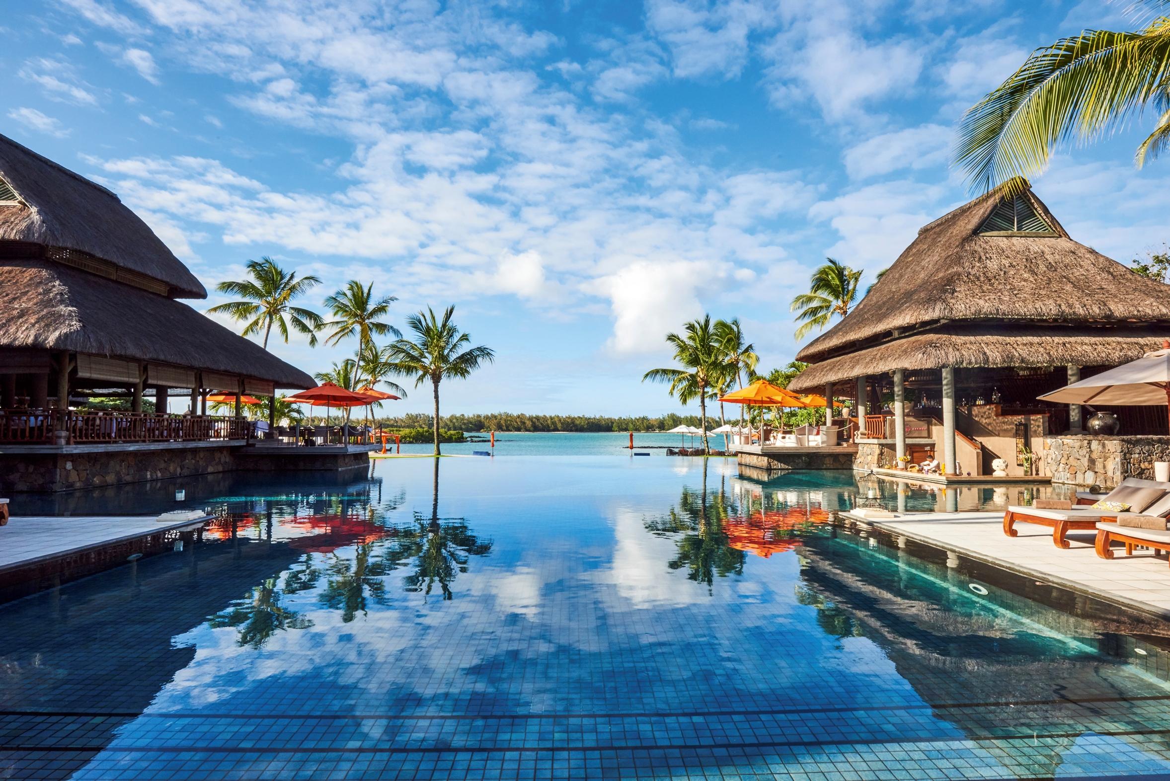 Constance Prince Maurice Poste de Flacq Exterior foto The pool at the resort