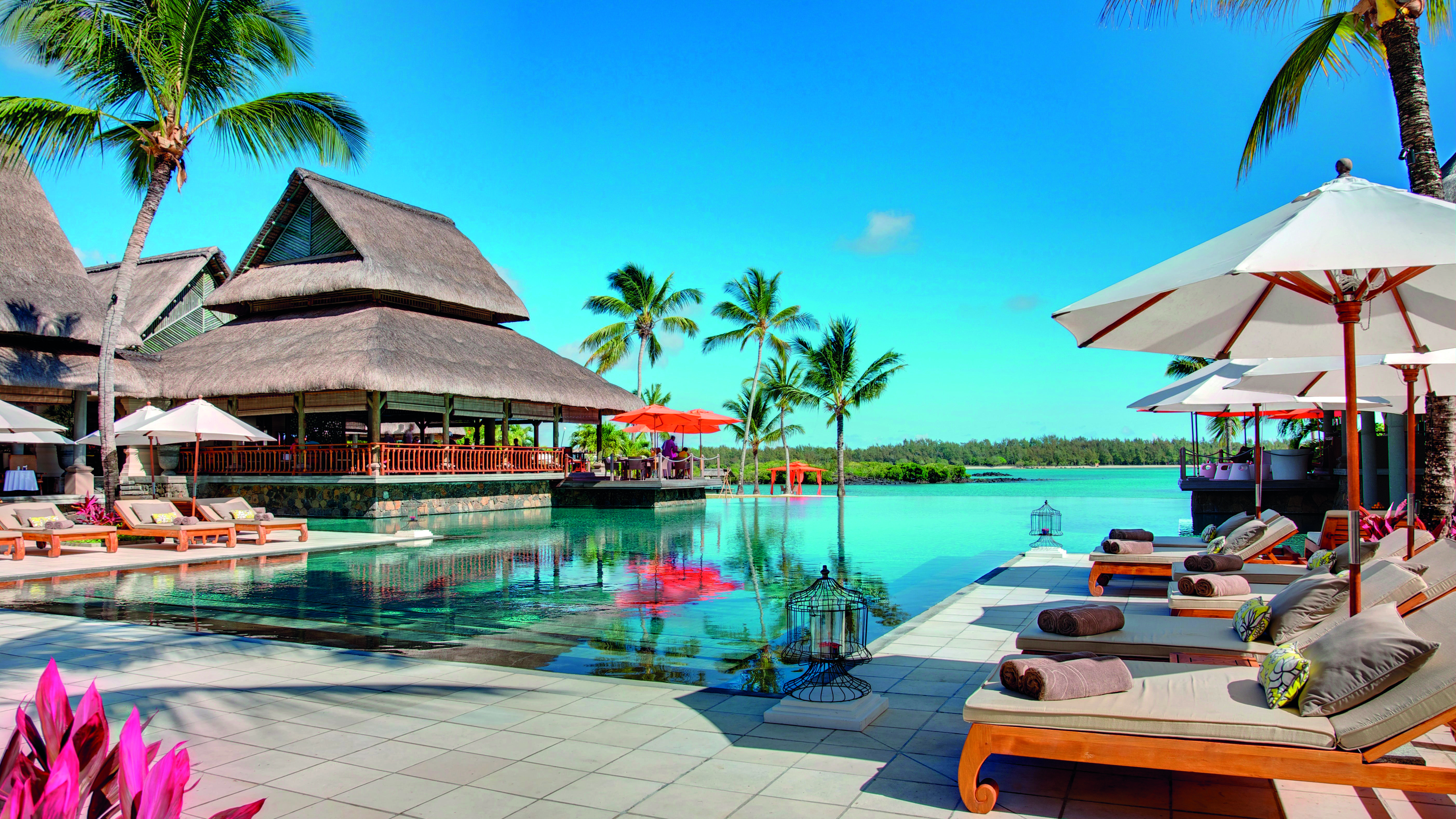 Constance Prince Maurice Poste de Flacq Exterior foto The pool at the Intercontinental Resort
