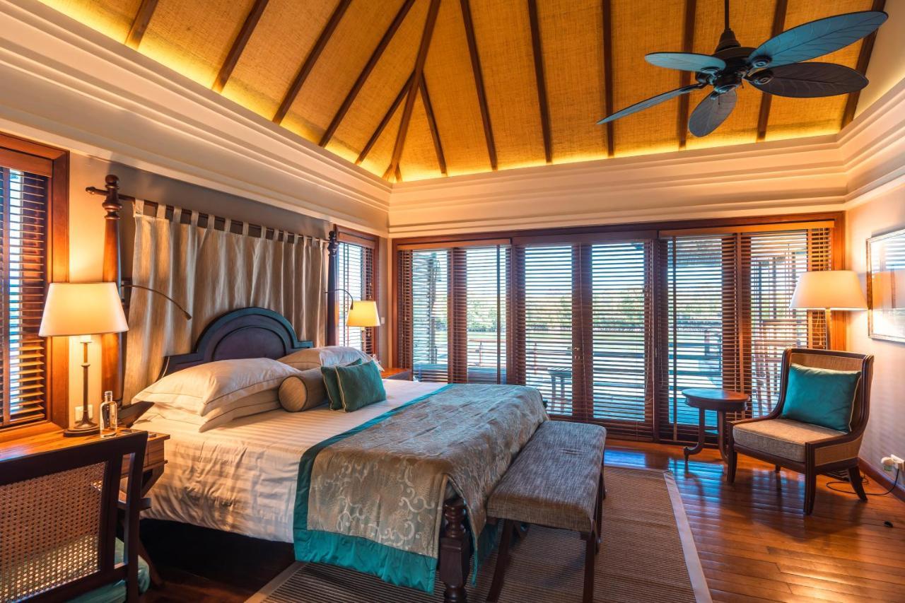 Constance Prince Maurice Poste de Flacq Exterior foto A bedroom at the resort